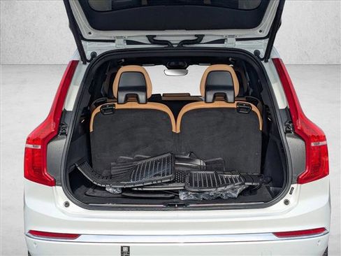 Used 2023 Volvo XC90 T8 Ultimate image 6