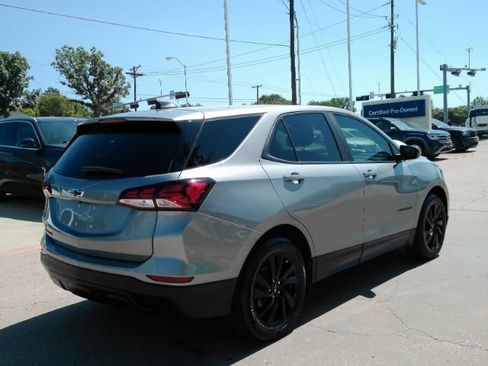 Used 2023 Chevrolet Equinox LS w/ LS Convenience Package FWD image 6