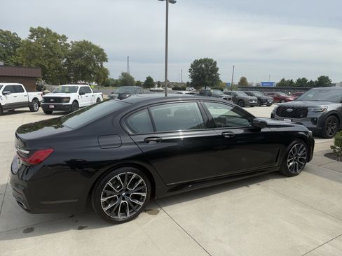 Used 2020 BMW 750i xDrive w/ Executive Package AWD/4WD image 8