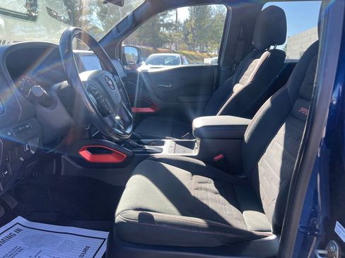 Used 2022 Nissan Frontier PRO-4X image 10