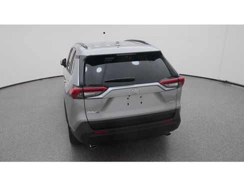 Used 2023 Toyota RAV4 XLE Premium FWD image 8