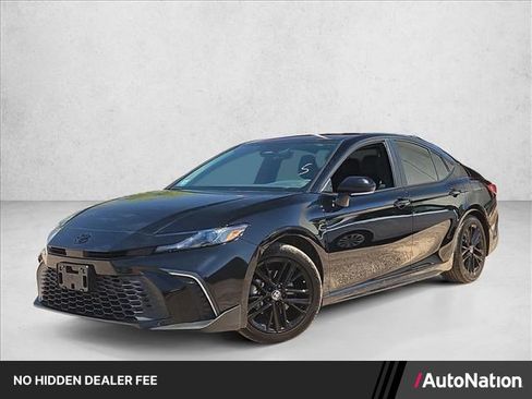 Used 2025 Toyota Camry SE w/ Convenience Package FWD image 1