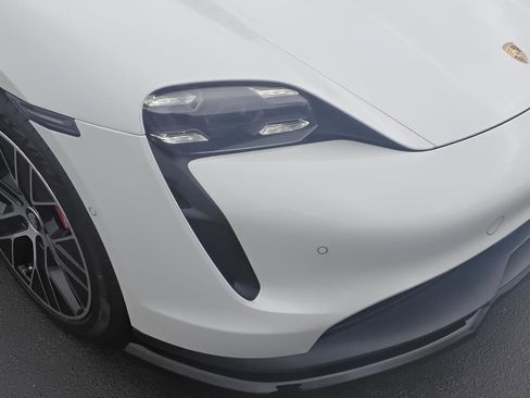 Used 2020 Porsche Taycan 4S image 7