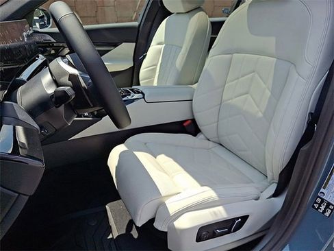 Certified 2026 BMW 530i xDrive w/ Premium Package image 8