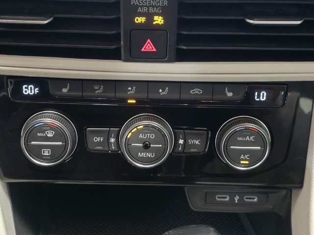 Certified 2023 Volkswagen Jetta SE FWD image 20