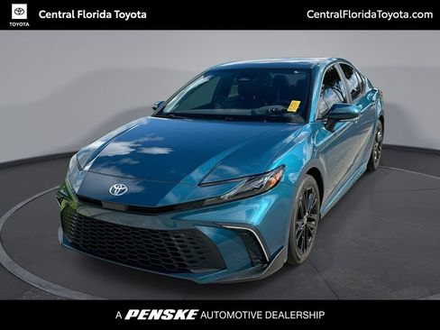 Certified 2025 Toyota Camry SE w/ Convenience Package FWD image 1