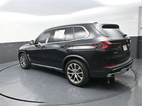 Used 2024 BMW X5 xDrive40i w/ Premium Package image 5
