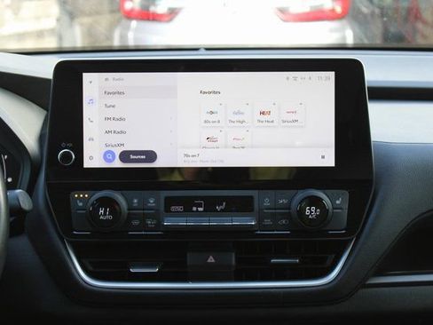 Used 2024 Toyota Grand Highlander XLE image 21