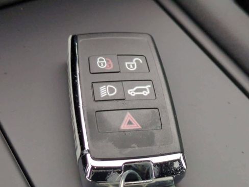 New 2026 Land Rover Discovery Limited Edition image 35