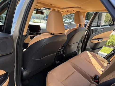 Used 2024 Lexus NX 250 FWD w/ Towing Package (2000 Lbs) image 35