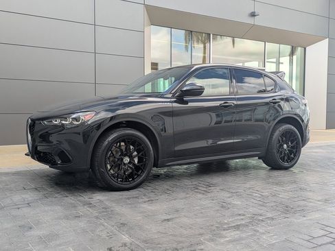 Used 2025 Alfa Romeo Stelvio Sprint w/ Convenience Package AWD/4WD image 2