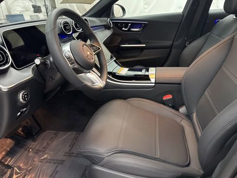 Used 2025 Mercedes-Benz C 300 Sedan image 14