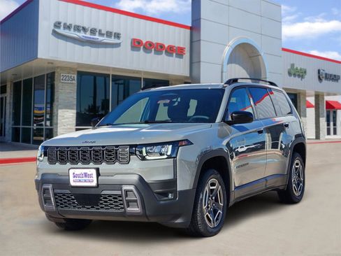 New 2026 Jeep Cherokee Laredo image 2