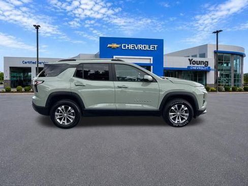 Used 2025 Chevrolet Equinox LT w/ Convenience Package II AWD/4WD image 8