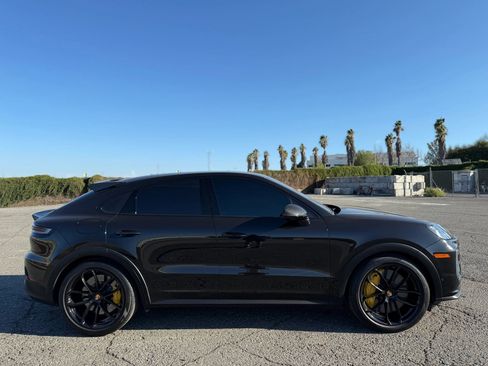 Used 2024 Porsche Cayenne Turbo GT image 8