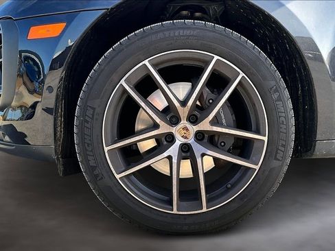 Used 2023 Porsche Macan Turbo image 34