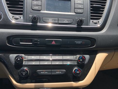 Used 2016 Kia Sedona LX w/ LX Essentials Premium Package FWD image 20