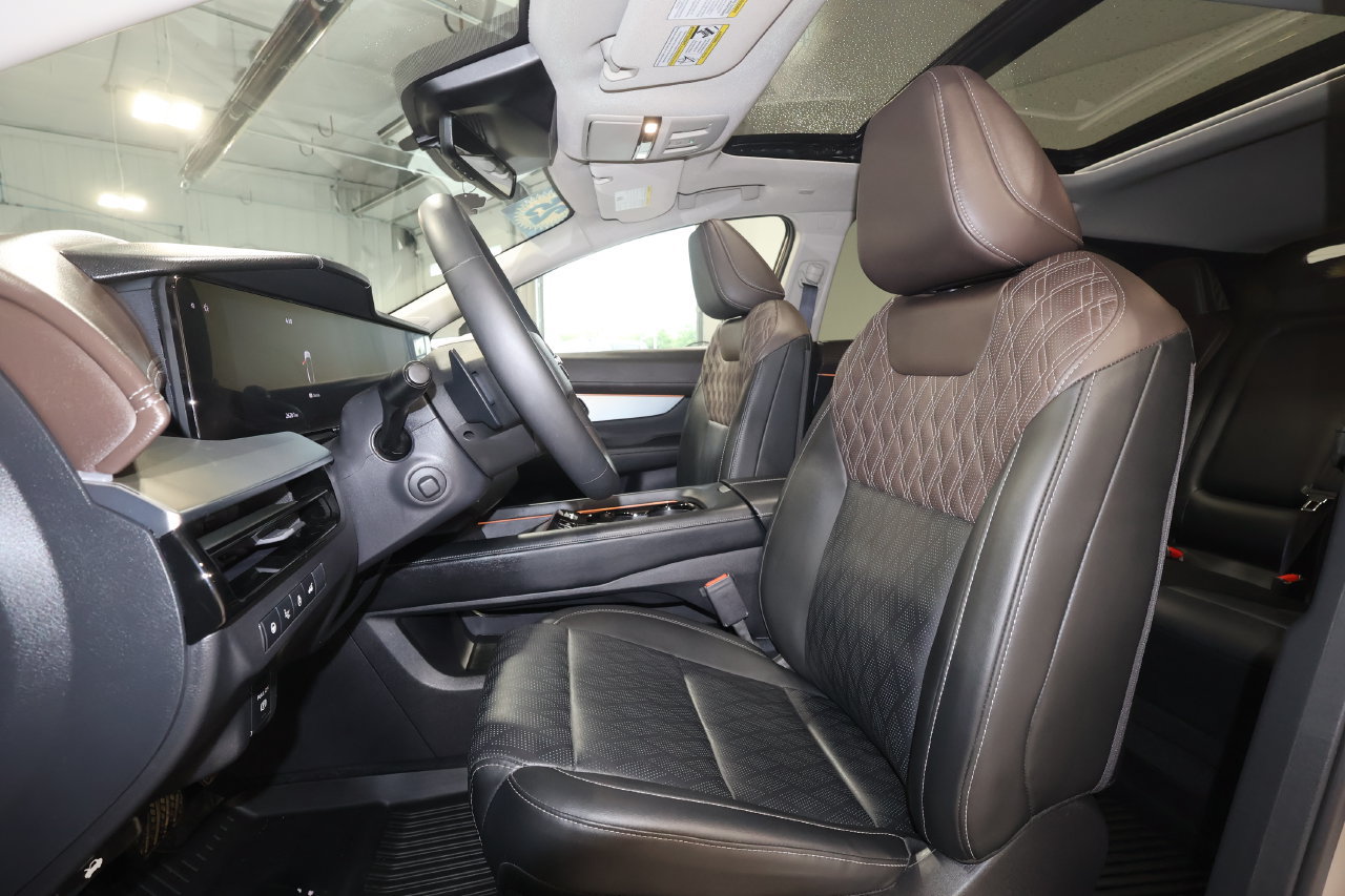 Used 2025 Nissan Murano Platinum w/ Cargo Package AWD/4WD image 23