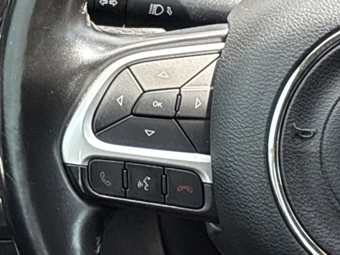 Used 2020 Jeep Compass Latitude FWD image 21