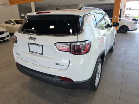 Used 2024 Jeep Compass Latitude AWD/4WD image 8