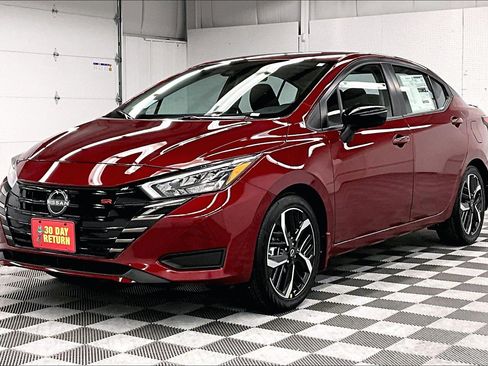 New 2025 Nissan Versa SR w/ Trunk Package FWD image 5