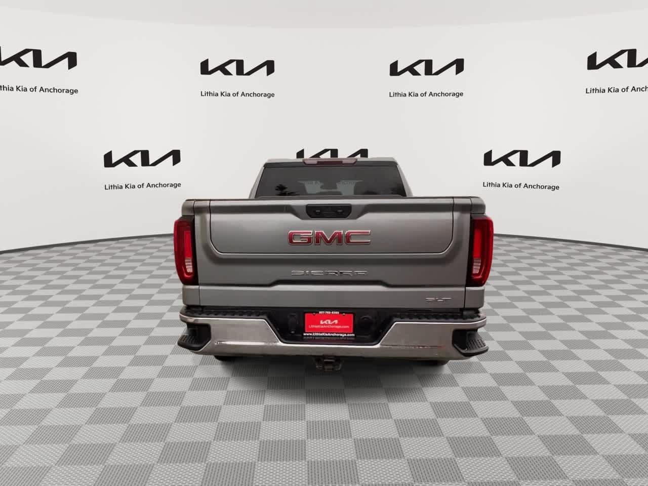Used 2025 GMC Sierra 1500 SLT AWD/4WD image 7