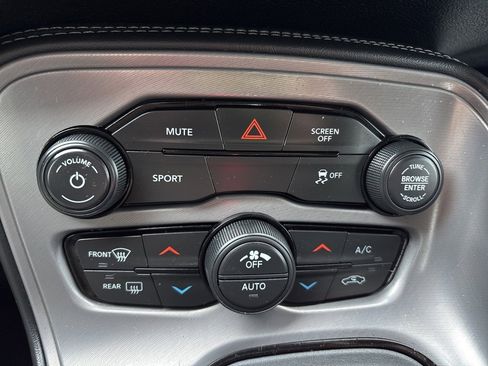 Used 2023 Dodge Challenger SXT image 16