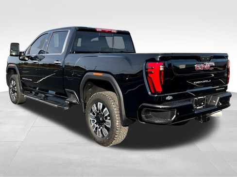 Used 2025 GMC Sierra 2500 Denali image 11