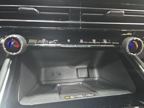 New 2026 Chevrolet Traverse RS w/ LPO, Floor Liner Package AWD/4WD image 23
