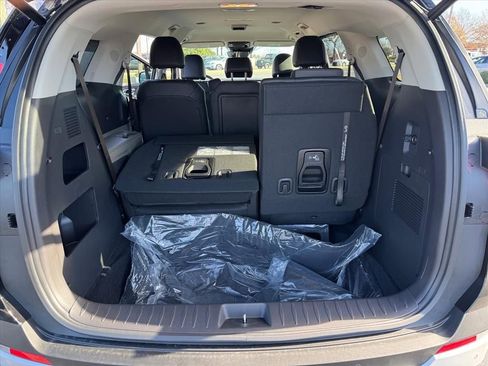 New 2026 Kia Carnival EX image 7