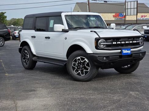 New 2026 Ford Bronco Outer Banks AWD/4WD image 2