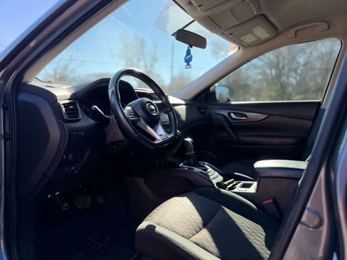 Used 2017 Nissan Rogue SV FWD image 10
