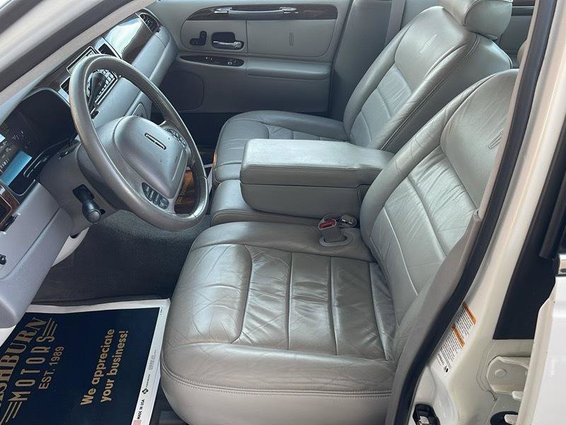 Used 1999 Lincoln Town Car Signature RWD image 24