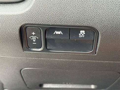 Used 2022 Kia Sorento LX image 24