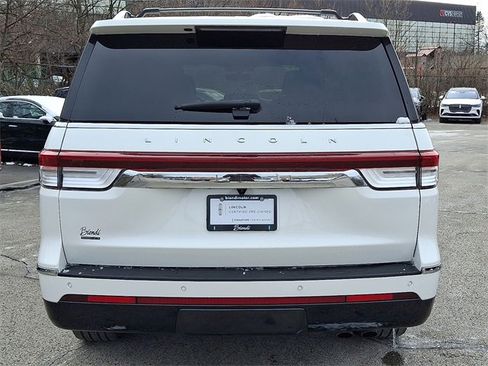 Used 2023 Lincoln Navigator Reserve image 5