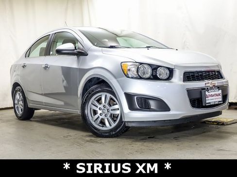 Used 2014 Chevrolet Sonic LT image 2