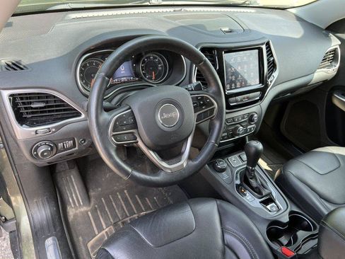 Used 2019 Jeep Cherokee Limited w/ Trailer Tow Group AWD/4WD image 15