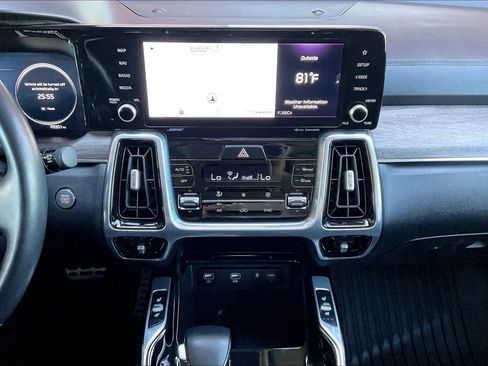 Used 2021 Kia Sorento SX Prestige image 9