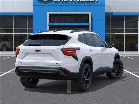 New 2026 Chevrolet Trax LT w/ Driver Confidence Package FWD image 4