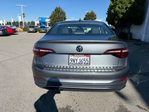 Used 2024 Volkswagen Jetta SE image 5