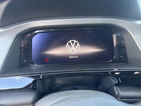 Used 2024 Volkswagen Atlas Cross Sport SE image 8