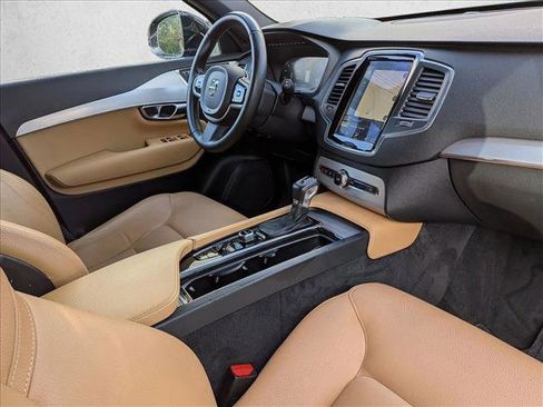 Used 2017 Volvo XC90 T6 Momentum w/ Vision Package AWD/4WD image 19
