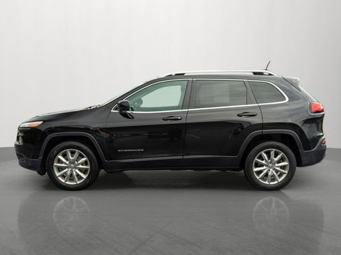 Used 2017 Jeep Cherokee Limited w/ Trailer Tow Group AWD/4WD image 4
