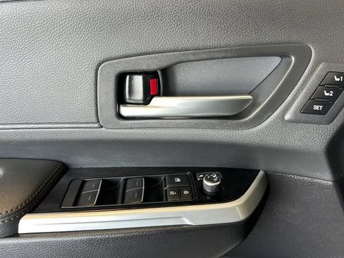 Certified 2025 Toyota Sienna Limited FWD image 14