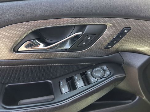 Used 2022 Chevrolet Traverse Premier w/ Redline Edition image 12