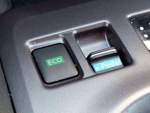 Used 2023 Nissan Leaf S image 24