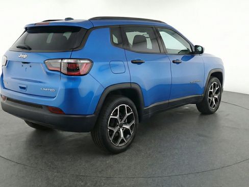 Used 2025 Jeep Compass Limited AWD/4WD image 9