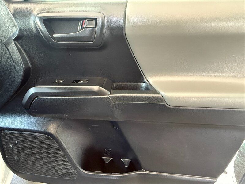 Used 2019 Toyota Tacoma SR AWD/4WD image 28