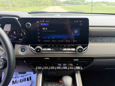 Used 2024 Chevrolet Colorado ZR2 w/ Safety Package AWD/4WD image 33