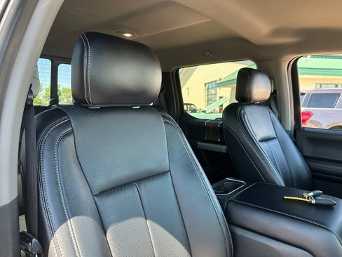 Used 2018 Ford F150 Lariat w/ Equipment Group 502A Luxury AWD/4WD image 30